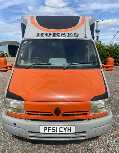 Renault stall horsebox - renault,
